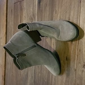 Blondo Valli Ankle Suede Booties